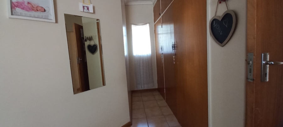 3 Bedroom Property for Sale in Flamwood North West